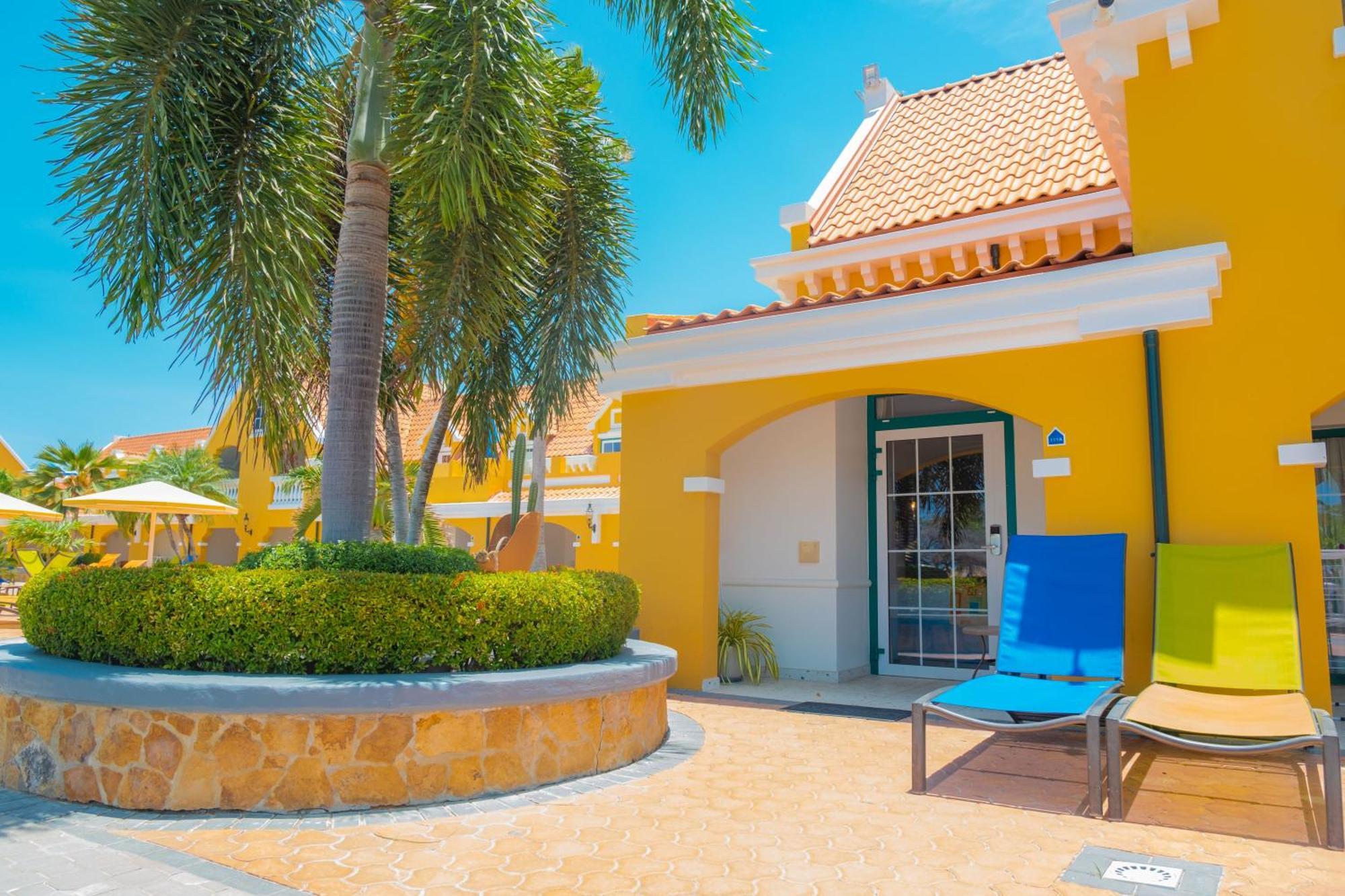 Amsterdam Manor Beach Resort Palm Beach Exterior photo
